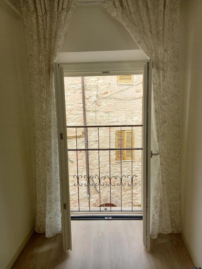 אסיסי B&B Maison Gabry מראה חיצוני תמונה